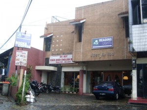 Reading Lights dari luar